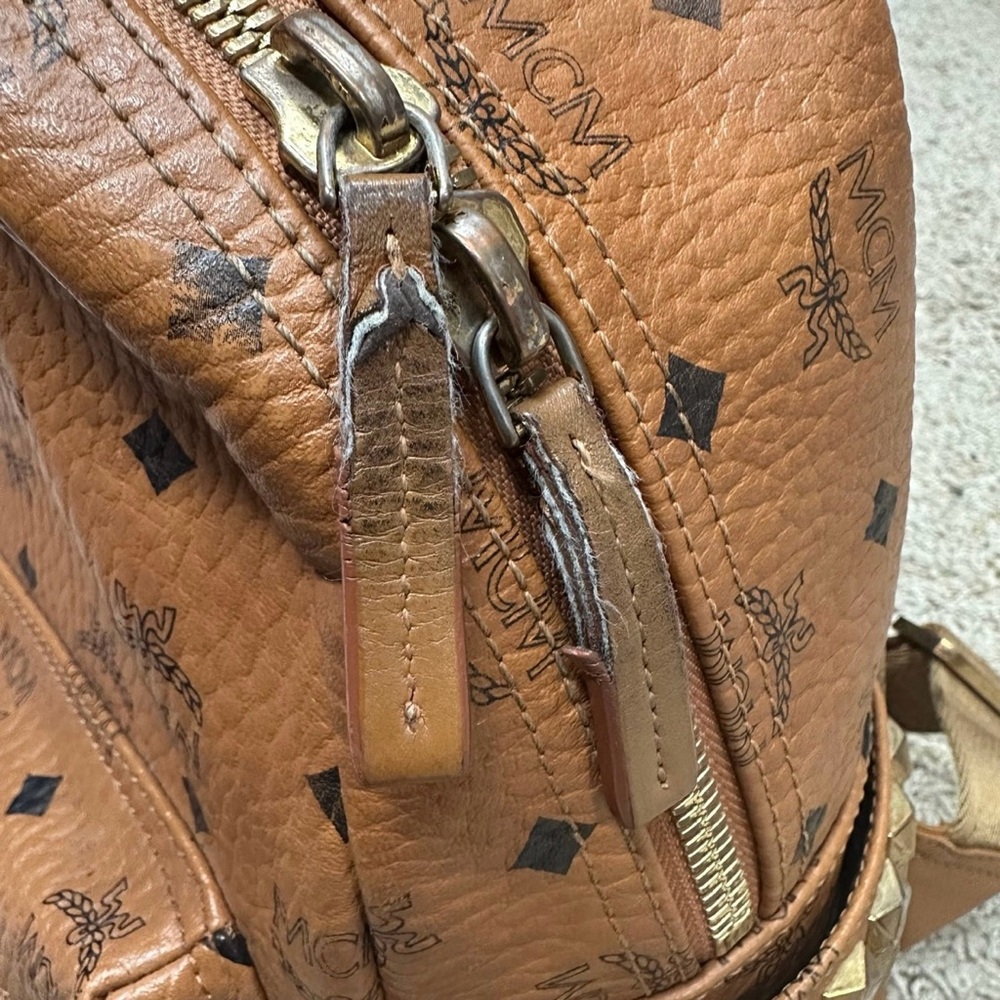 Authentic MCM Medium size backpack - Picture 5 of 12
